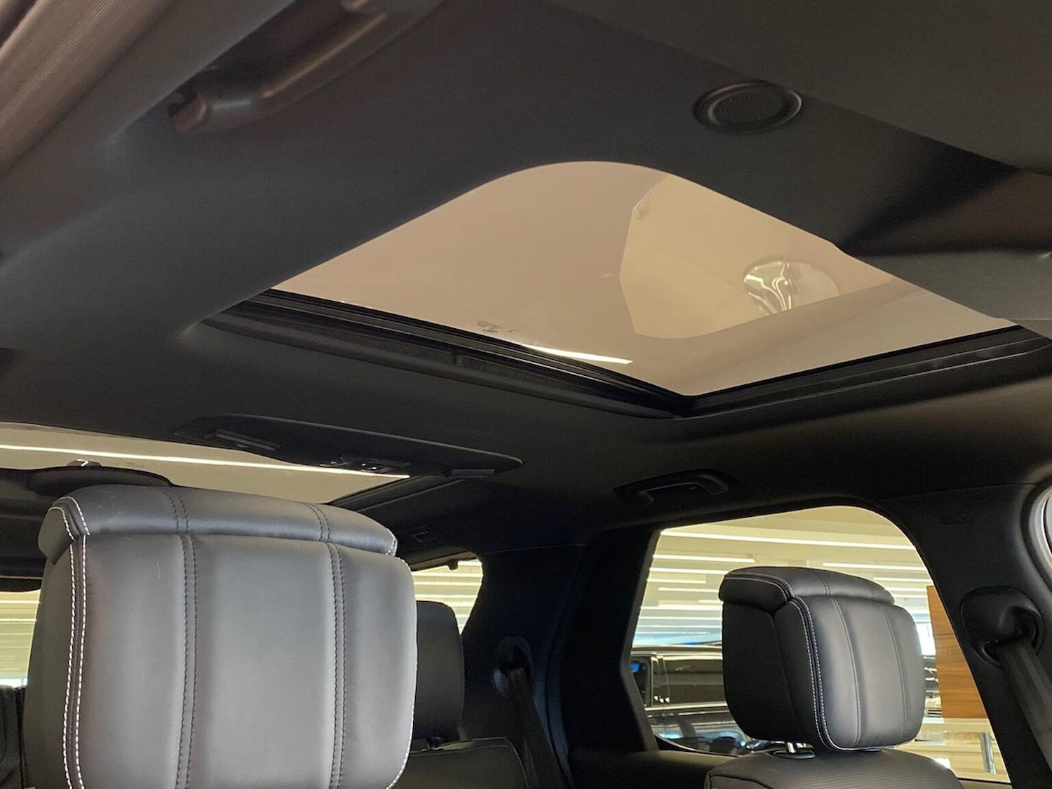 Used Land Rover Discovery 2025 for sale - 76510778: Photo 21