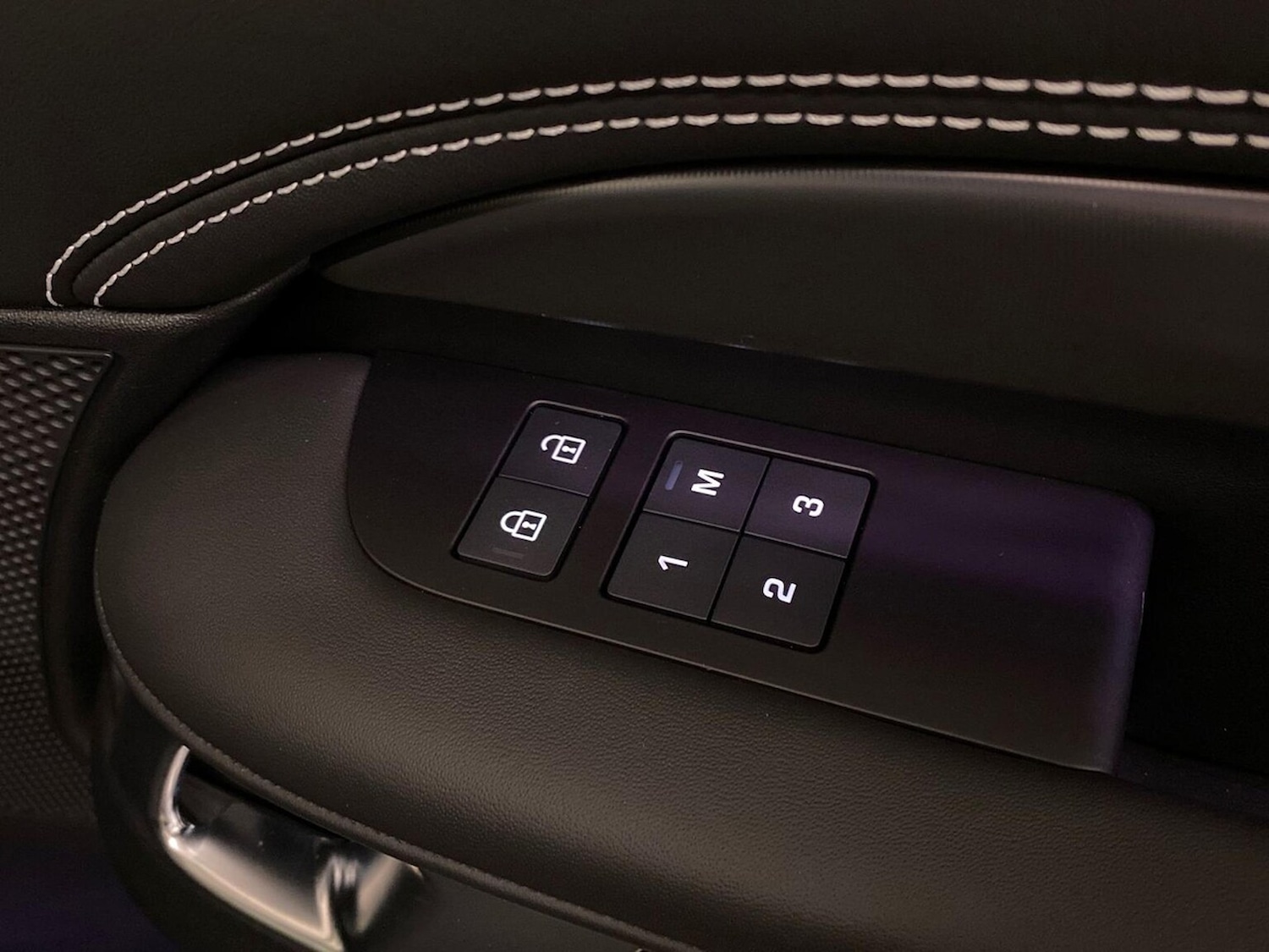 Used Land Rover Discovery 2025 for sale - 76510778: Photo 25