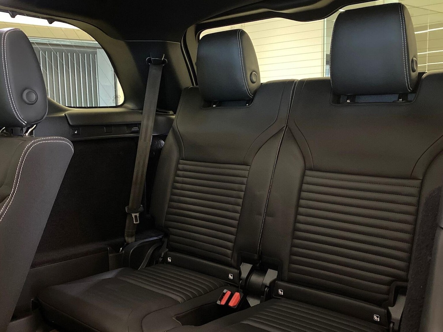 Used Land Rover Discovery 2025 for sale - 76510778: Photo 29