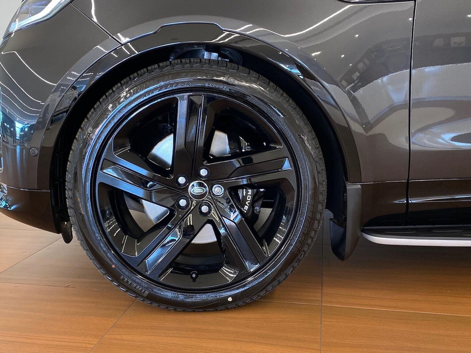 Used Land Rover Discovery 2025 for sale - 76510778: Photo 8