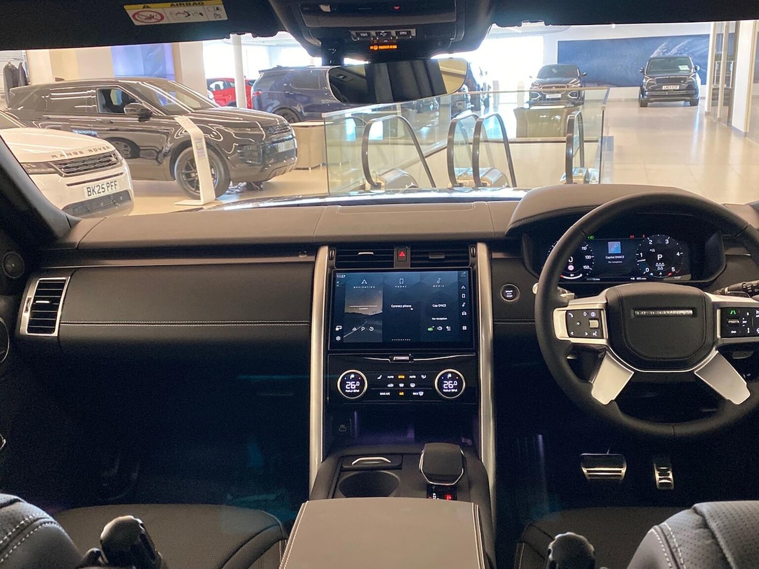 Used Land Rover Discovery 2025 for sale - 76510778: Photo 9