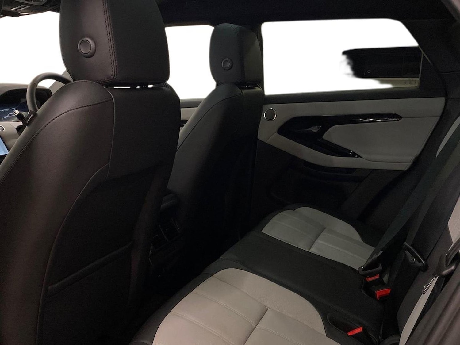 Used Land Rover Range Rover Evoque 2025 for sale - 77489522: Photo 4