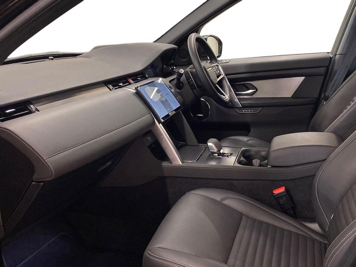 Used Land Rover Discovery Sport 2025 for sale - 76369137: Photo 3