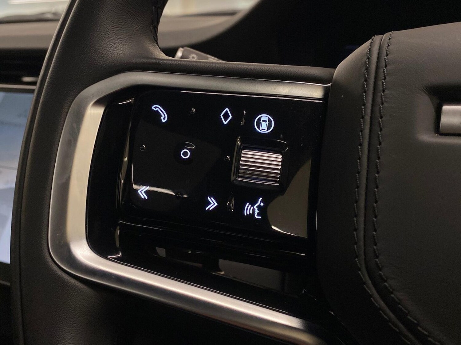 Used Land Rover Discovery Sport 2025 for sale - 76369137: Photo 40