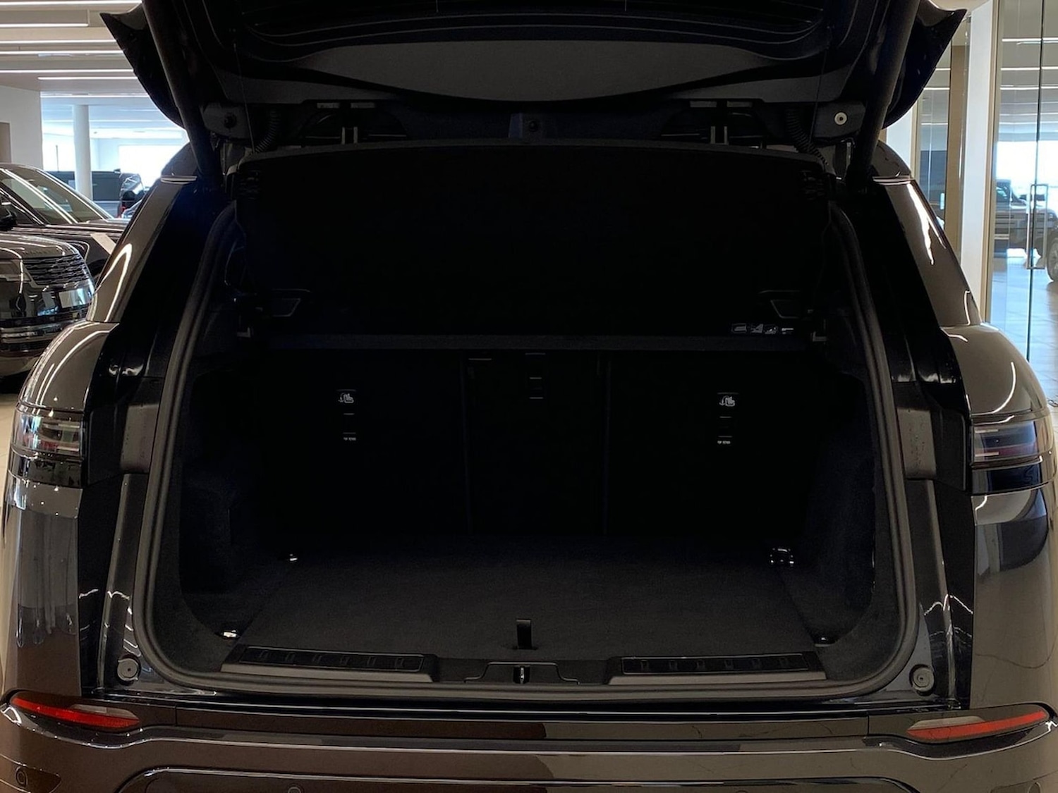 Used Land Rover Range Rover Evoque 2025 for sale - 77781551: Photo 10