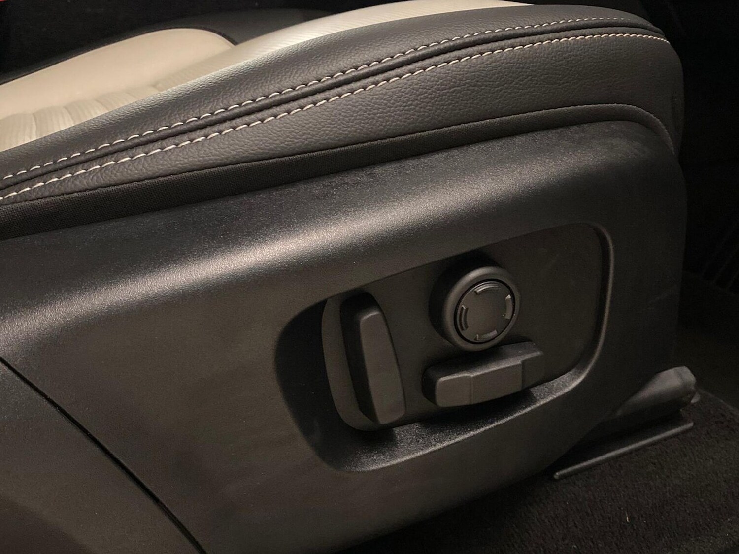 Used Land Rover Discovery Sport 2025 for sale - 78191440: Photo 42