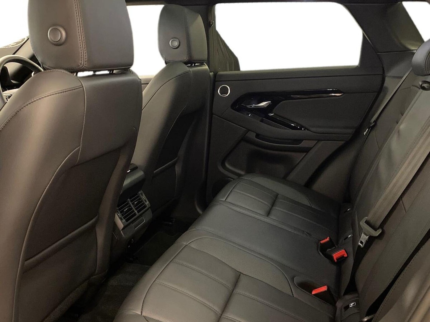 Used Land Rover Range Rover Evoque 2025 for sale - 76320690: Photo 4