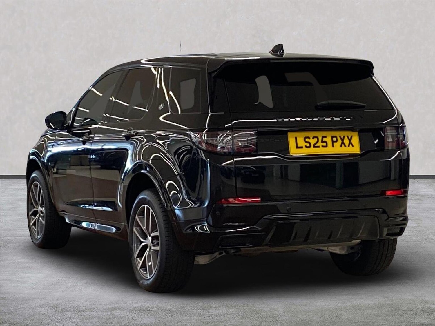 Used Land Rover Discovery Sport 2025 for sale - 76089108: Photo 2