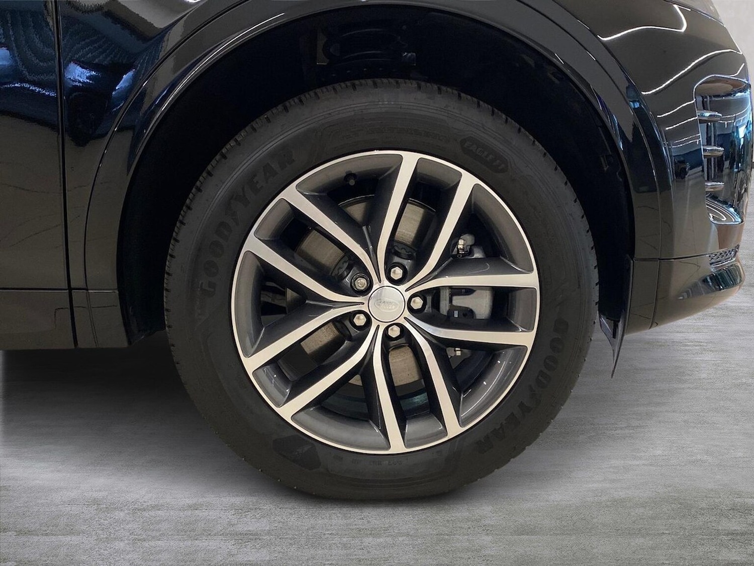 Used Land Rover Discovery Sport 2025 for sale - 76089108: Photo 8