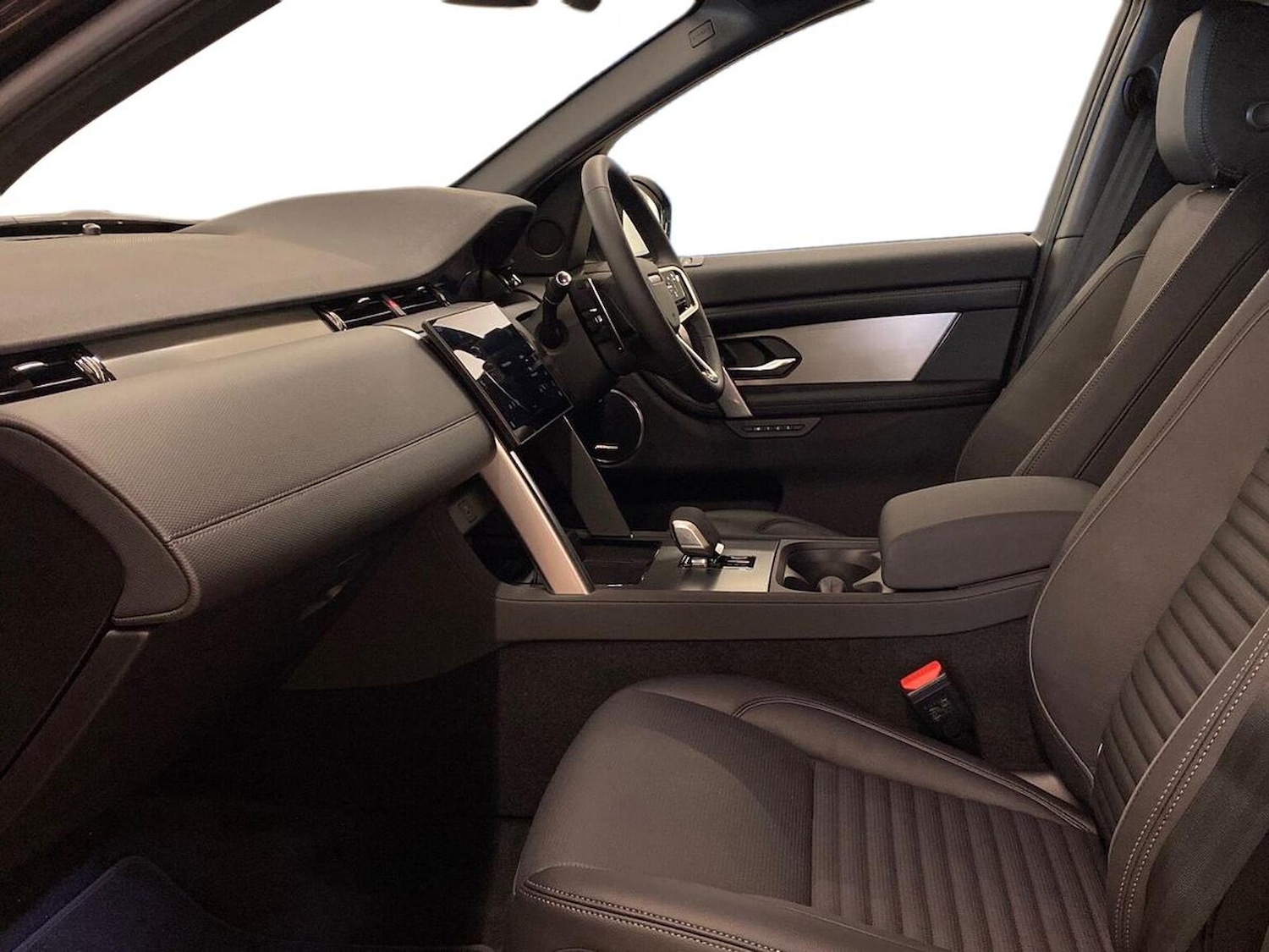 Used Land Rover Discovery Sport 2025 for sale - 77489518: Photo 3