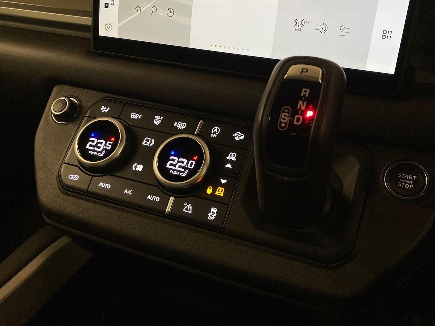 Used Land Rover Defender 2024 for sale - 77073220: Photo 15