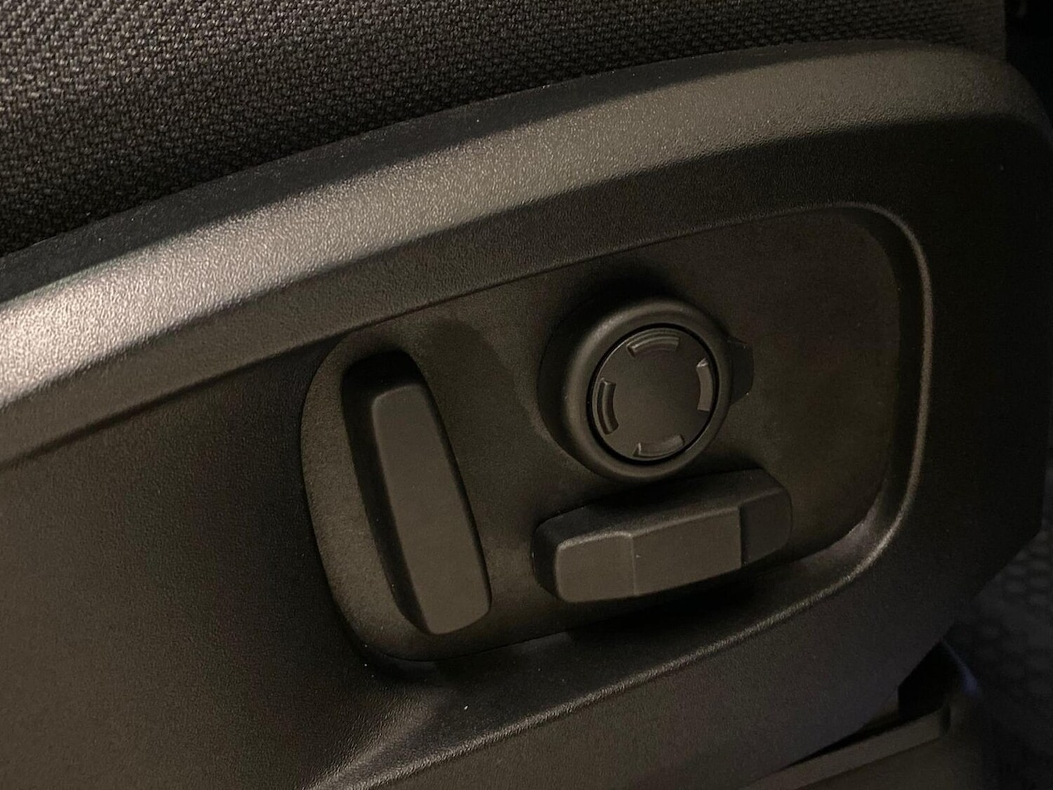 Used Land Rover Defender 2024 for sale - 77073220: Photo 36