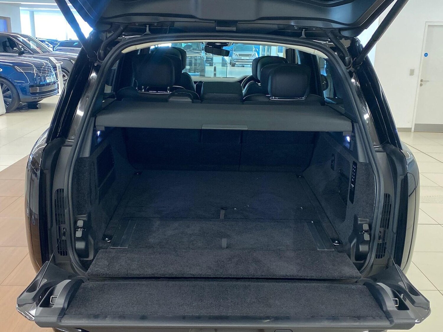 Used Land Rover Range Rover 2025 for sale - 78191469: Photo 12