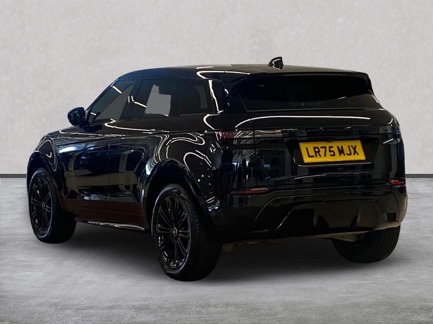 Used Land Rover Range Rover Evoque 2025 for sale - 78191422: Photo 2