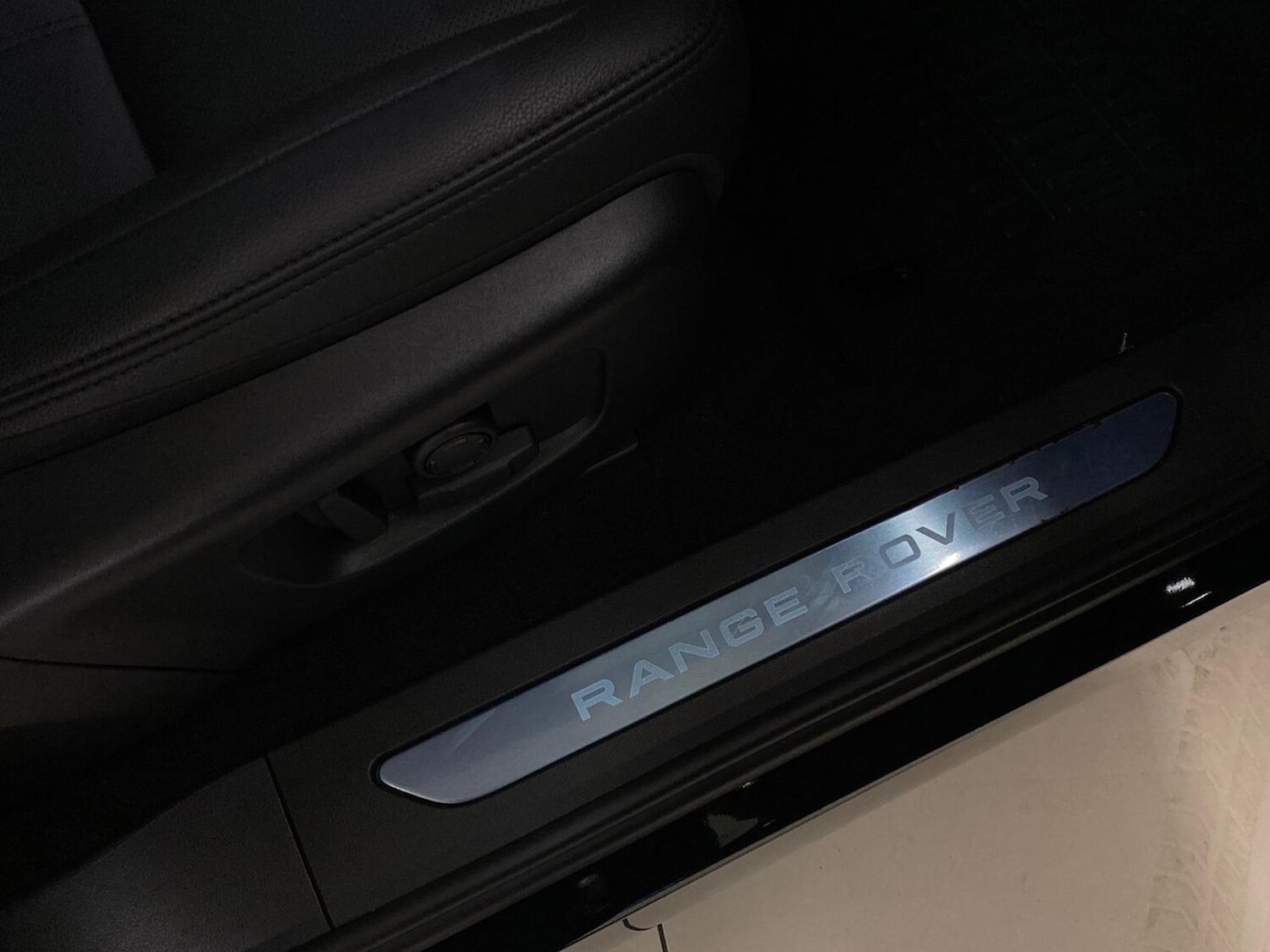 Used Land Rover Range Rover Evoque 2025 for sale - 78191422: Photo 32