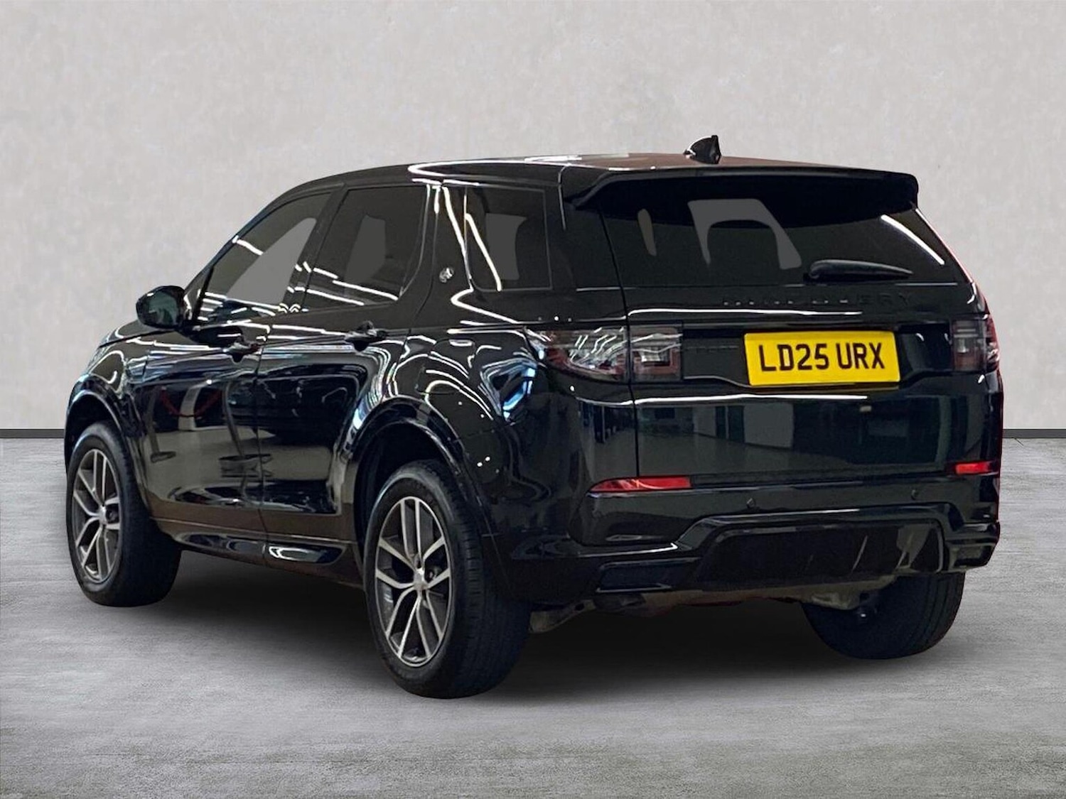 Used Land Rover Discovery Sport 2025 for sale - 78168987: Photo 2