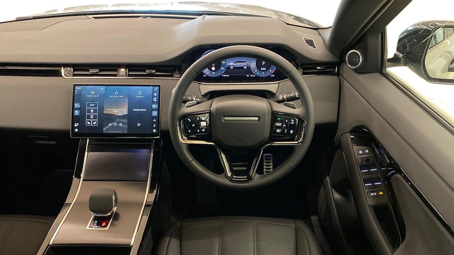 Used Land Rover Range Rover Evoque 2025 for sale - 78191433: Photo 15