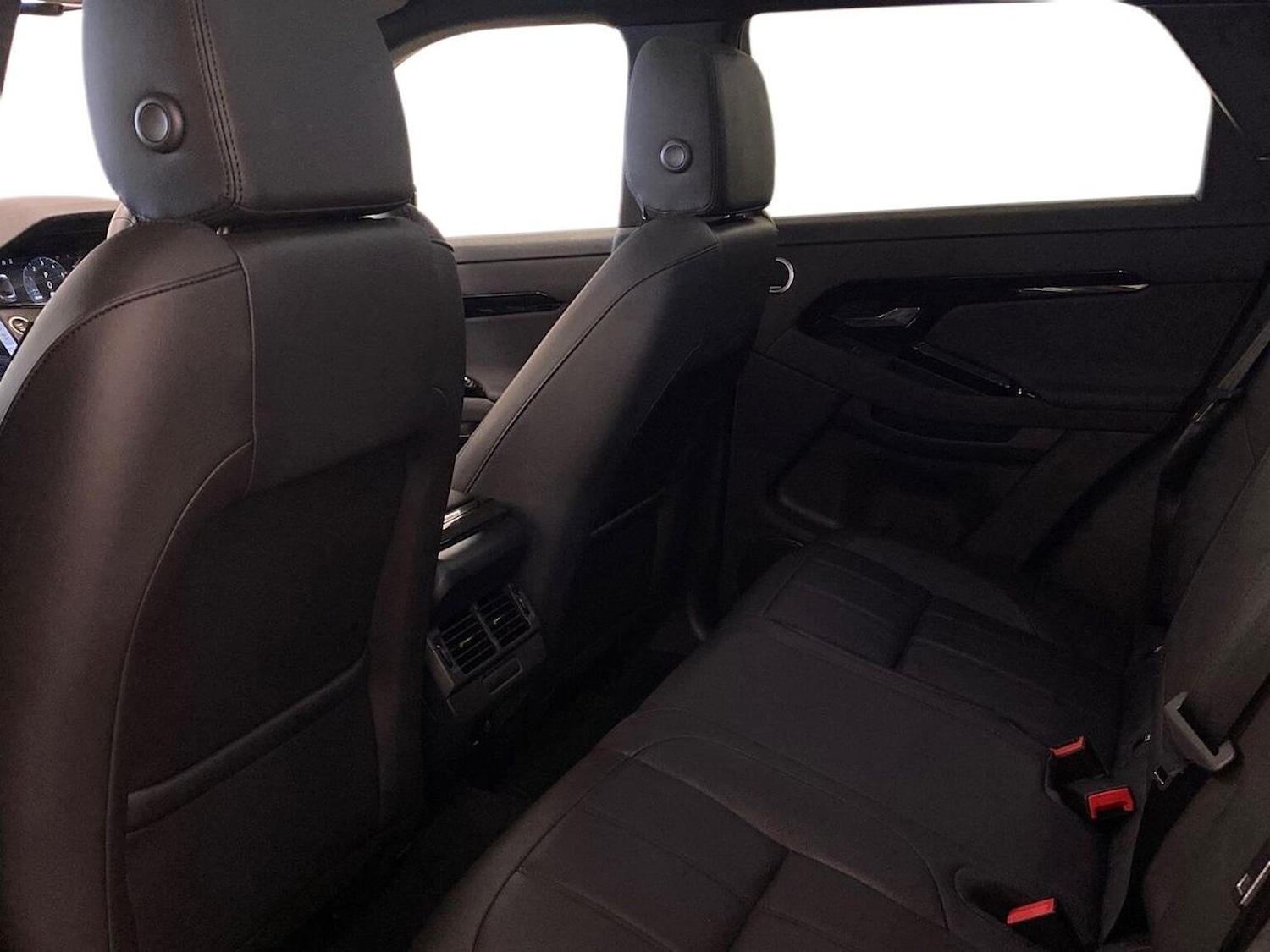 Used Land Rover Range Rover Evoque 2025 for sale - 76387195: Photo 4