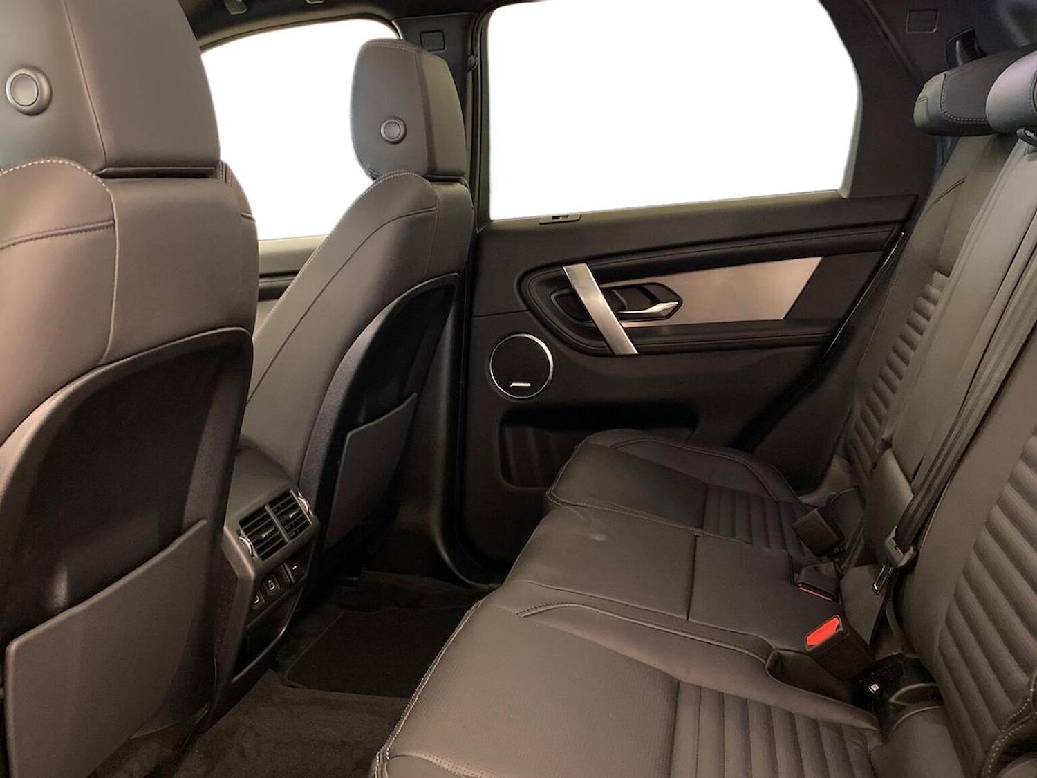 Used Land Rover Discovery Sport 2025 for sale - 77980043: Photo 4