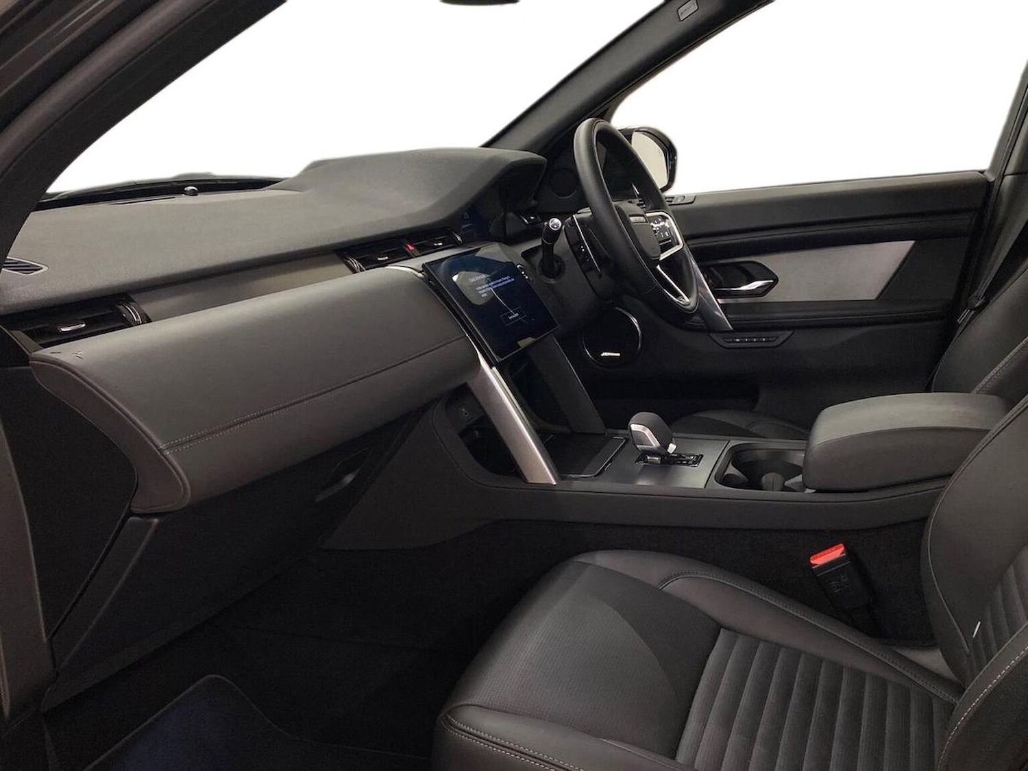 Used Land Rover Discovery Sport 2025 for sale - 77775191: Photo 3