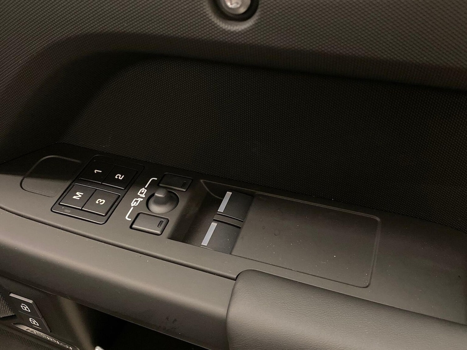 Used Land Rover Defender 2025 for sale - 77489551: Photo 25