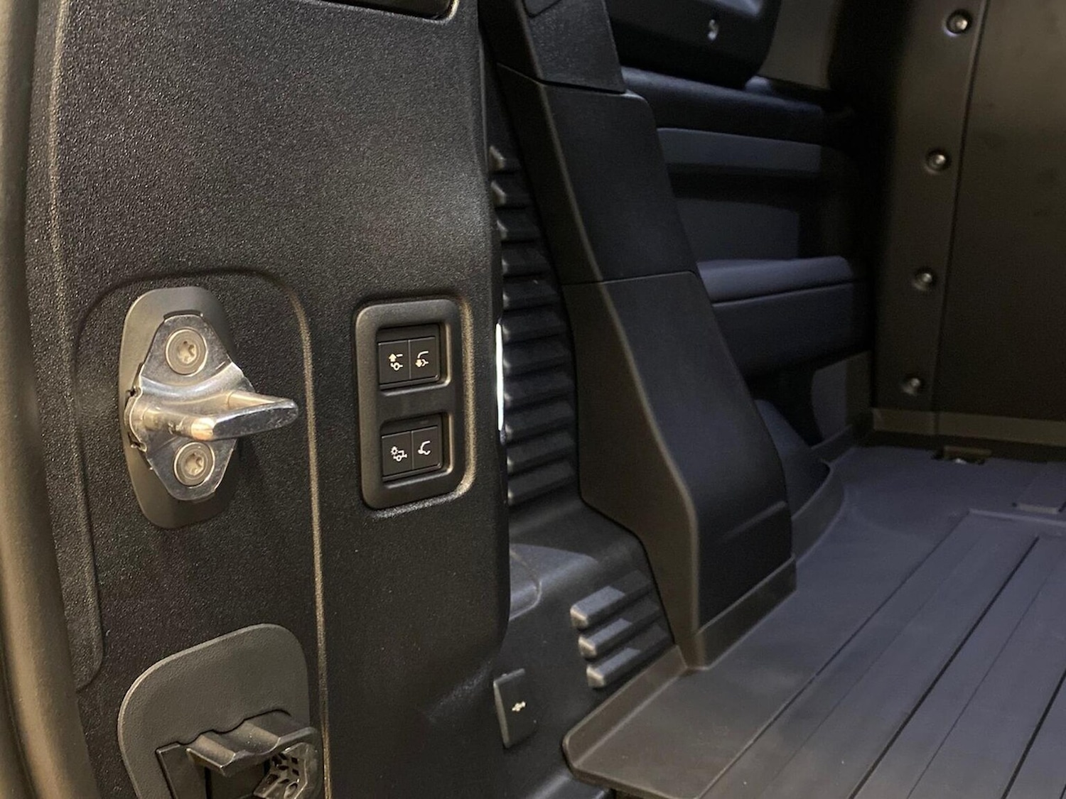 Used Land Rover Defender 2025 for sale - 77489551: Photo 27