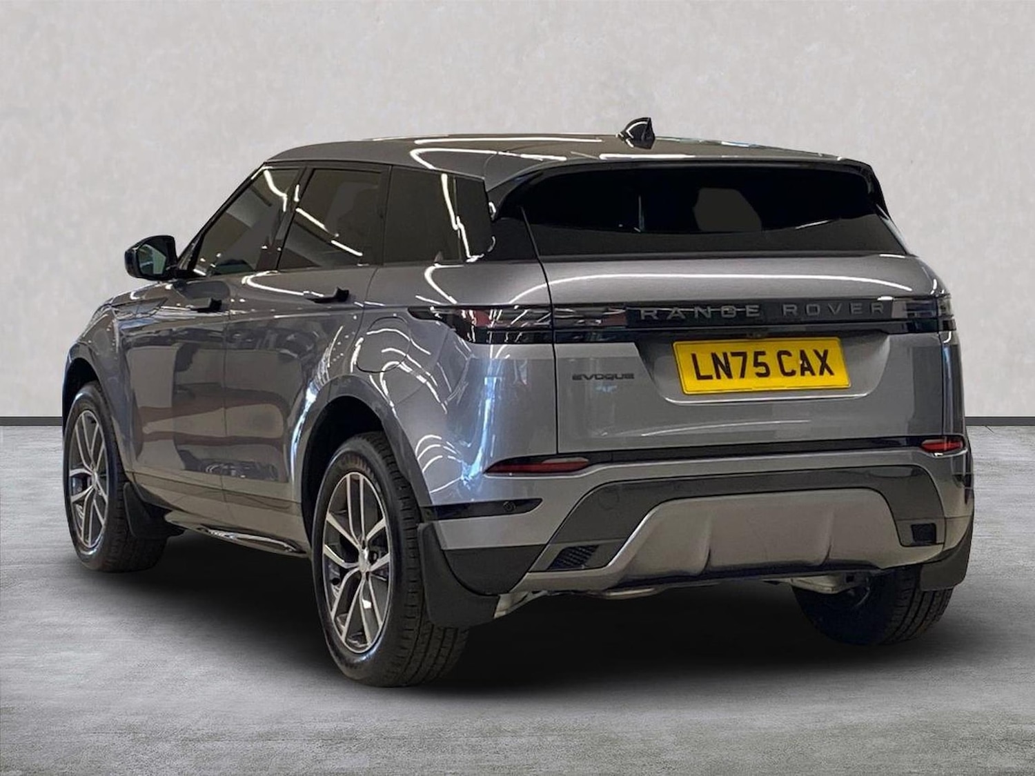 Used Land Rover Range Rover Evoque 2025 for sale - 78191503: Photo 2