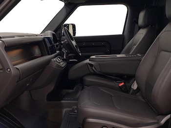 Used Land Rover Defender 2025 for sale - 77701335: Photo