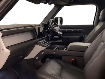 Used Land Rover Defender 2024 for sale - 78310511: Photo