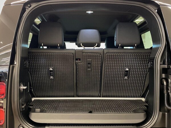 Used Land Rover Defender 2025 for sale - 76288549: Photo 10