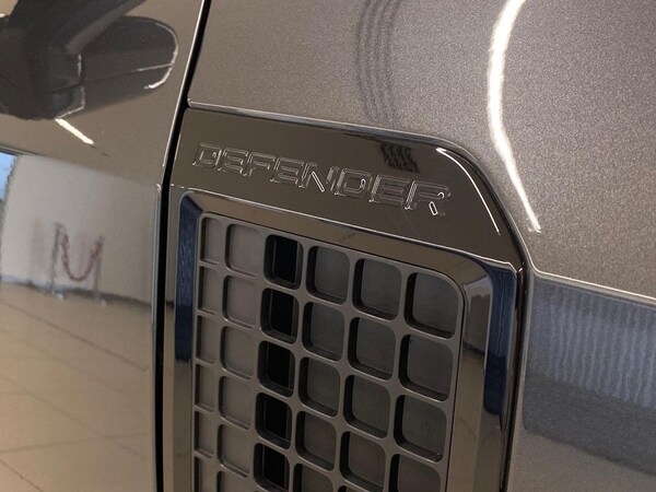 Used Land Rover Defender 2025 for sale - 76288549: Photo 28