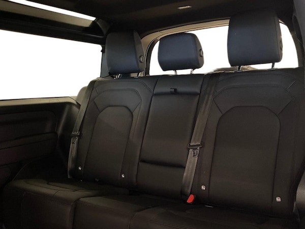 Used Land Rover Defender 2025 for sale - 76288549: Photo 4