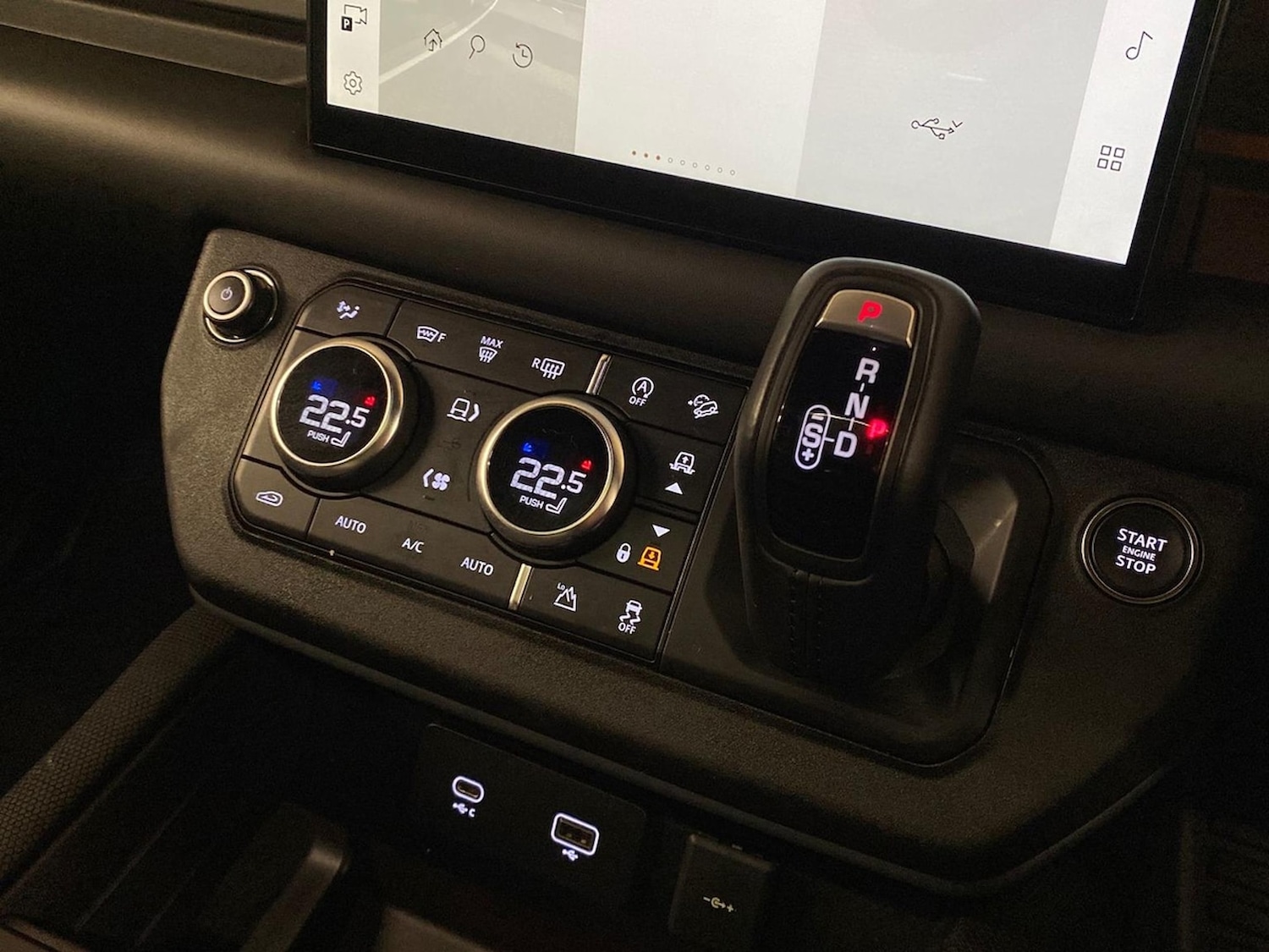 Used Land Rover Defender 2023 for sale - 76663749: Photo 13