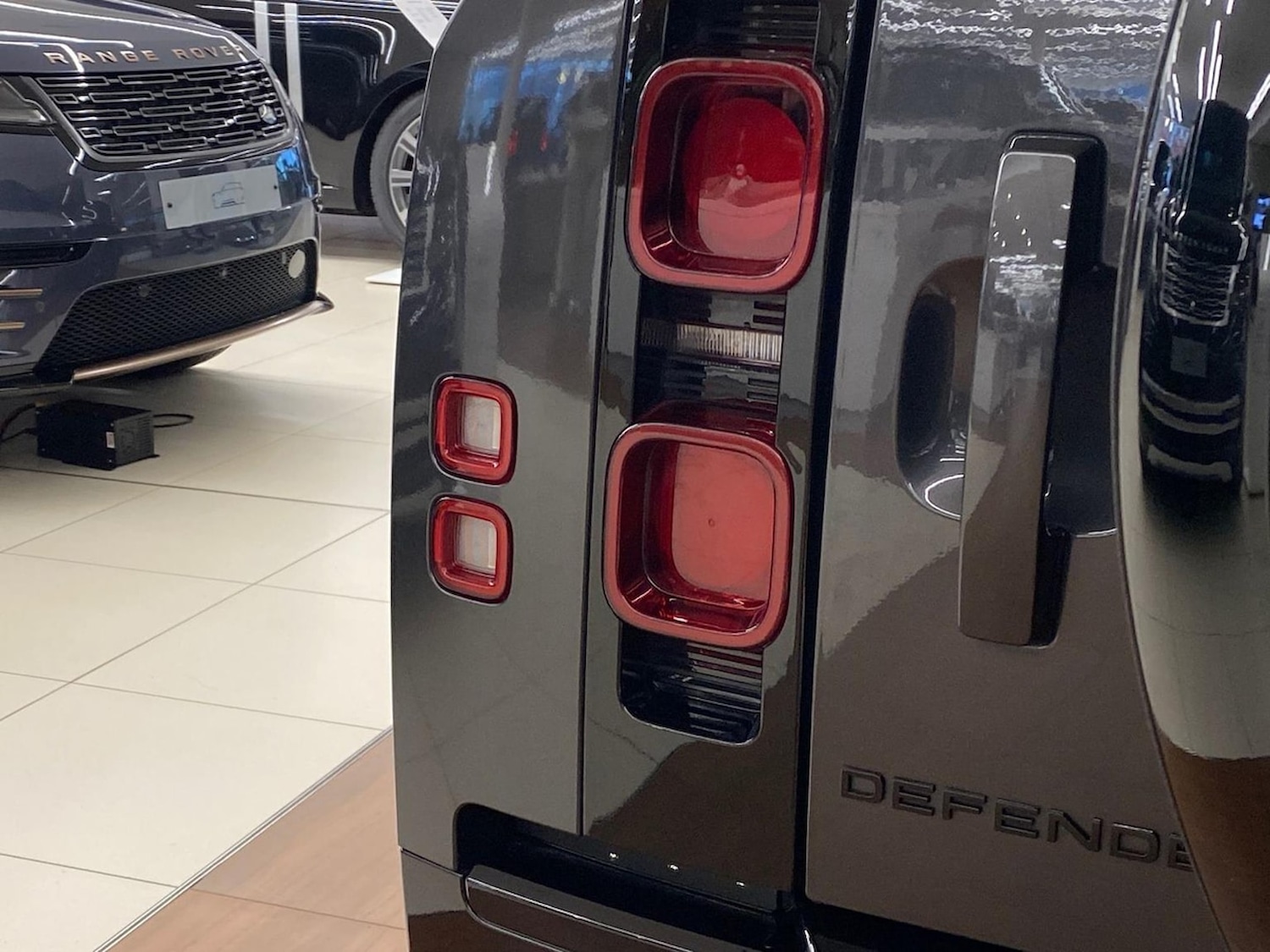 Used Land Rover Defender 2023 for sale - 76663749: Photo 19