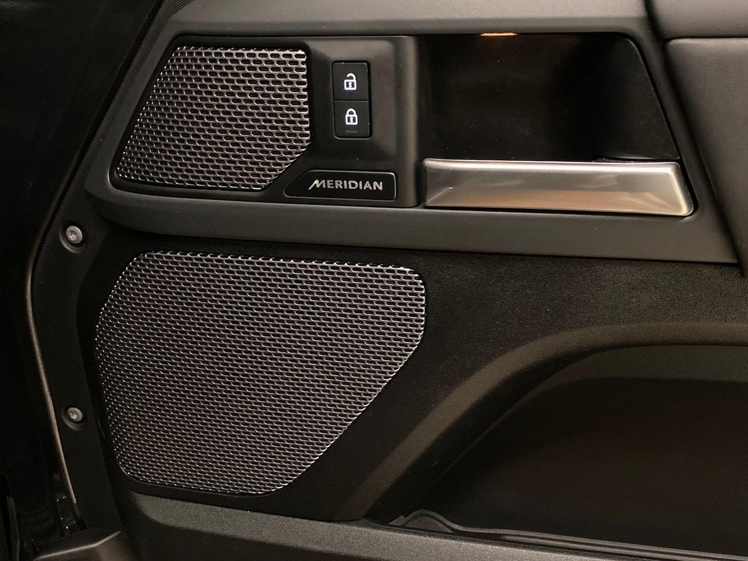 Used Land Rover Defender 2023 for sale - 76663749: Photo 24