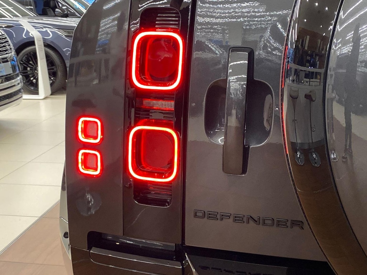 Used Land Rover Defender 2023 for sale - 76663749: Photo 26