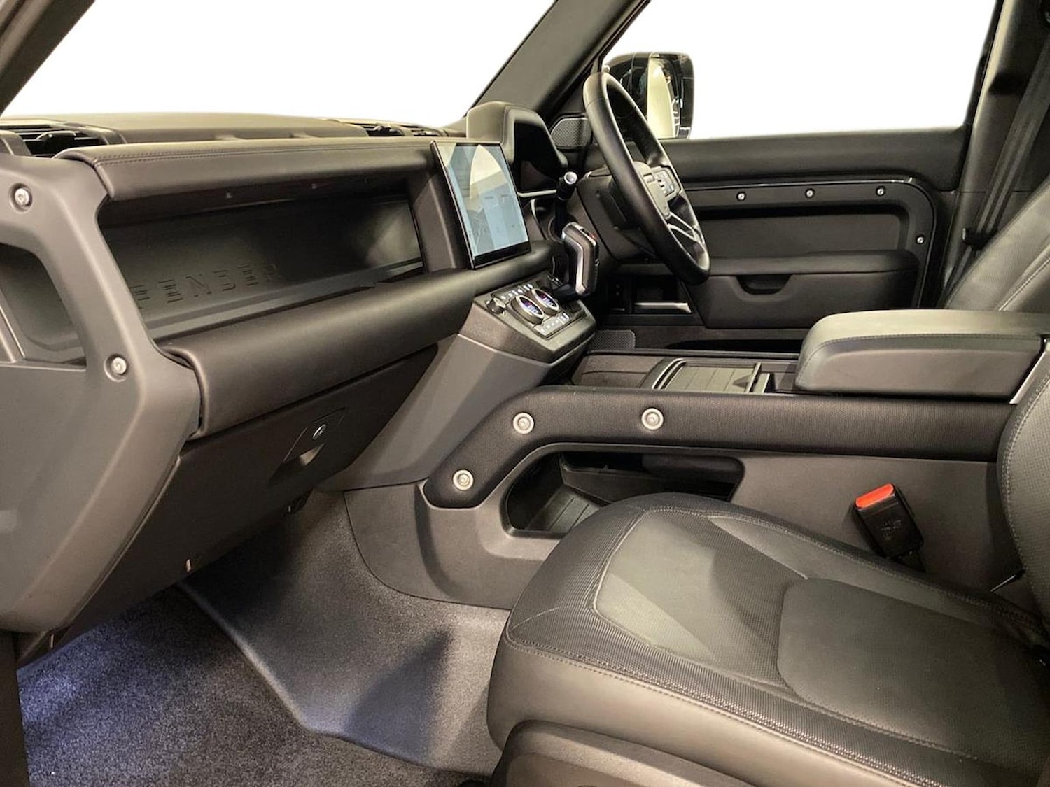 Used Land Rover Defender 2023 for sale - 76663749: Photo 3