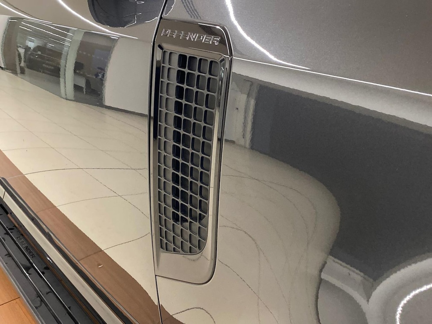 Used Land Rover Defender 2023 for sale - 76663749: Photo 30