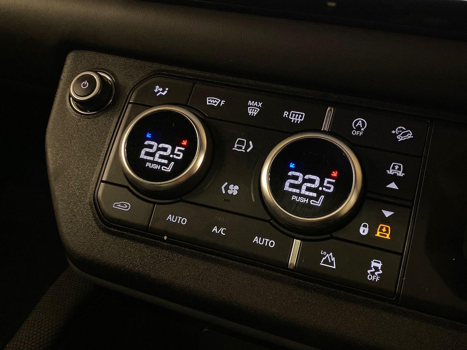 Used Land Rover Defender 2023 for sale - 76663749: Photo 39