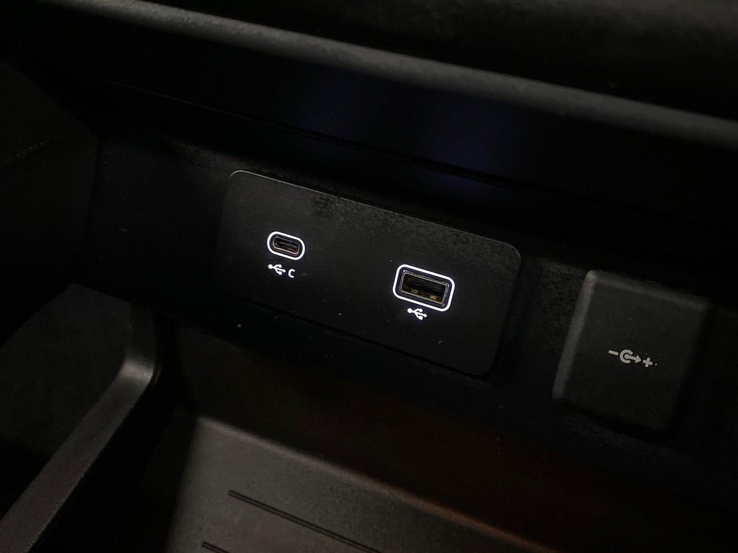 Used Land Rover Defender 2023 for sale - 76663749: Photo 40