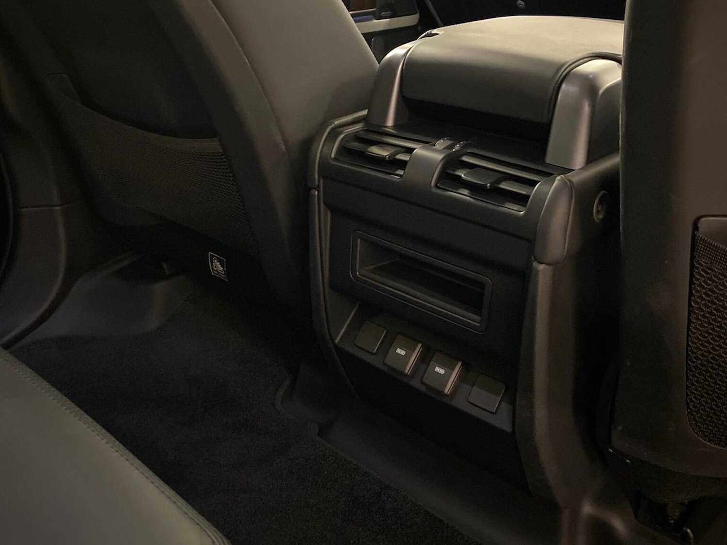 Used Land Rover Defender 2023 for sale - 76583241: Photo 18