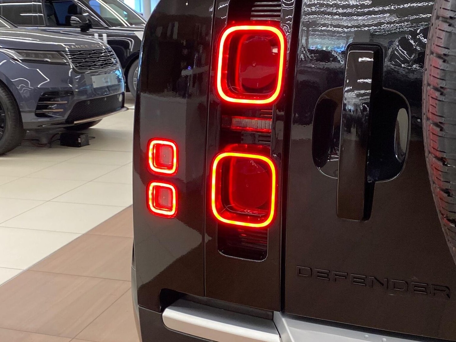 Used Land Rover Defender 2023 for sale - 76583241: Photo 26