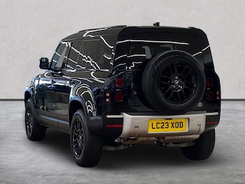 Used Land Rover Defender 2023 for sale - 76583241: Photo