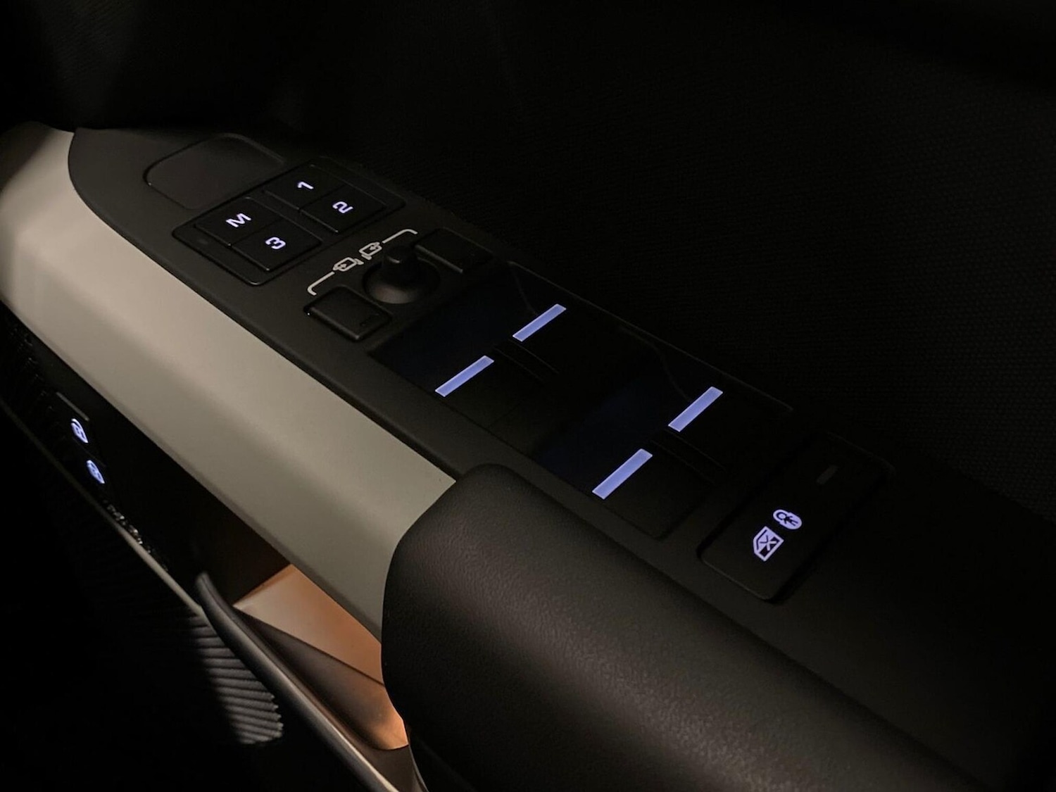 Used Land Rover Defender 2023 for sale - 76583241: Photo 35