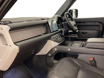 Used Land Rover Defender 2023 for sale - 76583241: Photo