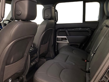 Used Land Rover Defender 2023 for sale - 76583241: Photo