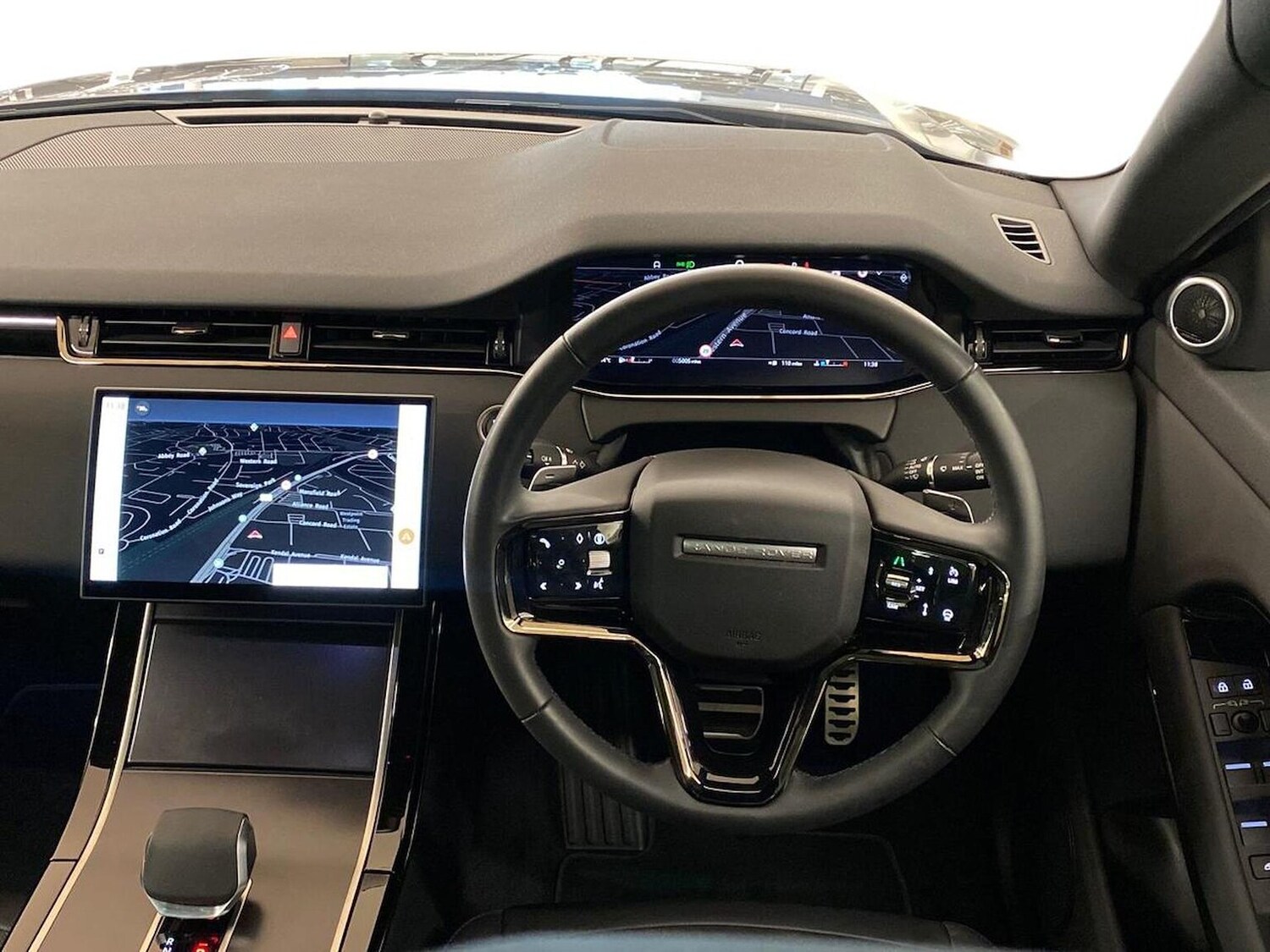 Used Land Rover Range Rover Evoque 2025 for sale - 76182502: Photo 15