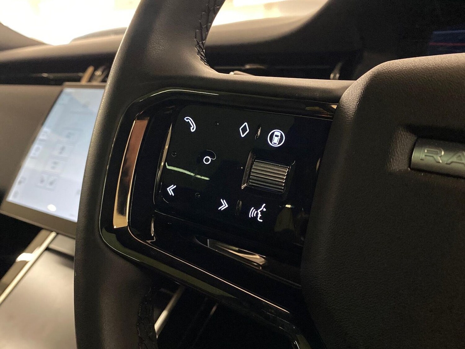 Used Land Rover Range Rover Evoque 2025 for sale - 76182502: Photo 42