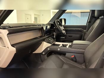 Used Land Rover Defender 2025 for sale - 79739730: Photo