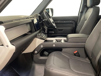 Used Land Rover Defender 2025 for sale - 77489473: Photo
